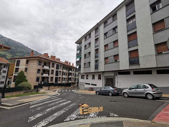 Foto 1 de Pis en venda a calle Garate Anaiaren Auzunea de 3 habitacions amb terrassa i calefacció