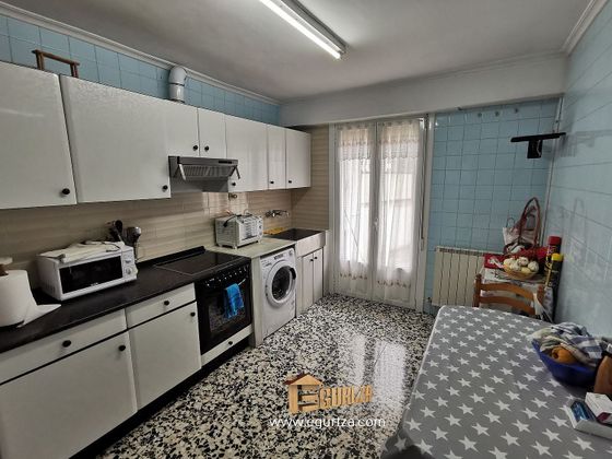 Foto 2 de Pis en venda a calle Garate Anaiaren Auzunea de 3 habitacions amb terrassa i calefacció