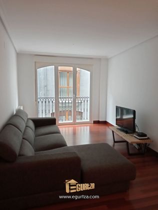 Foto 2 de Pis en venda a calle Enparan de 2 habitacions amb balcó i calefacció