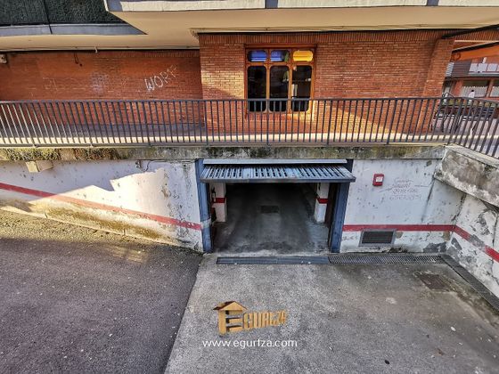 Foto 2 de Venta de garaje en calle Urbitarte Auzoa de 31 m²