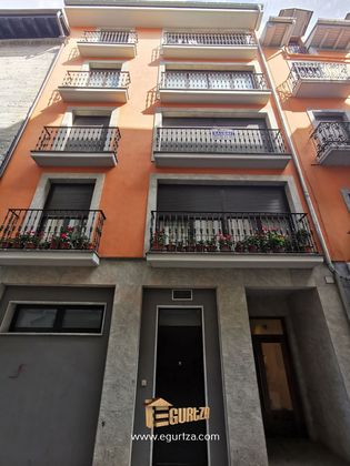 Foto 1 de Pis en venda a calle Enparan de 3 habitacions amb balcó i calefacció