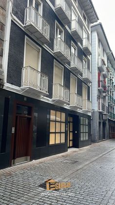 Foto 2 de Piso en venta en calle Erdikale de 3 habitaciones con balcón y calefacción