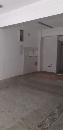 Foto 1 de Alquiler de local en Centro - Desierto - Arrontegi de 55 m²
