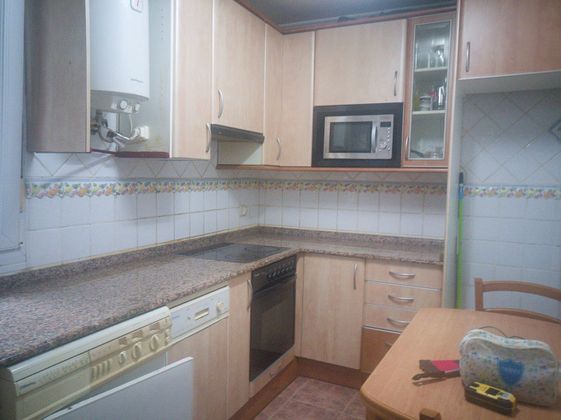 Foto 1 de Pis en venda a Centro - Desierto - Arrontegi de 2 habitacions amb calefacció i ascensor