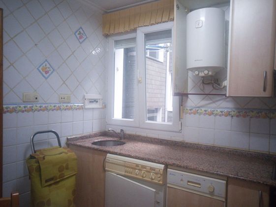 Foto 2 de Pis en venda a Centro - Desierto - Arrontegi de 2 habitacions amb calefacció i ascensor