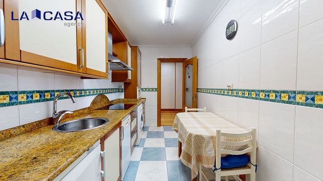 Foto 1 de Pis en venda a Portugalete de 3 habitacions amb garatge i balcó