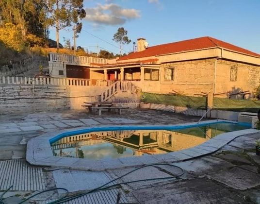 Foto 1 de Chalet en venta en Salceda de Caselas de 3 habitaciones con terraza y piscina