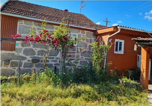Foto 2 de Xalet en venda a Mondariz de 4 habitacions amb garatge i jardí