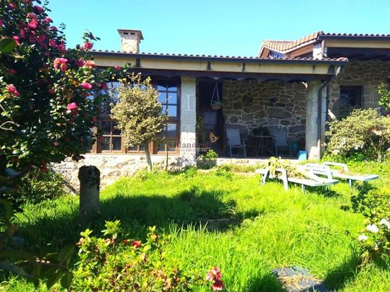 Foto 2 de Xalet en venda a Ponteareas de 3 habitacions amb terrassa i jardí