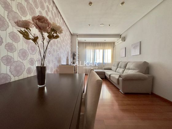 Foto 2 de Pis en venda a Tudela de 3 habitacions amb terrassa i aire acondicionat