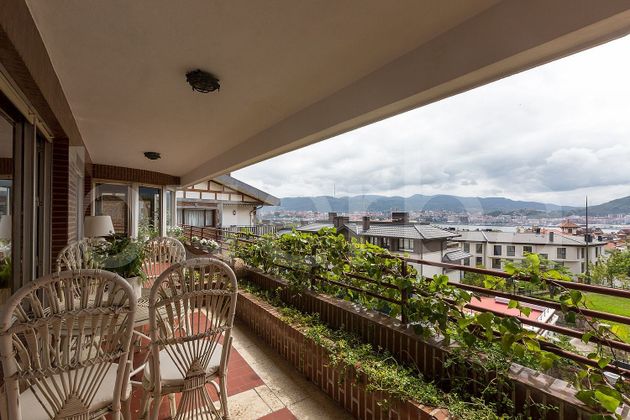 Foto 1 de Pis en venda a Neguri de 5 habitacions amb terrassa i piscina