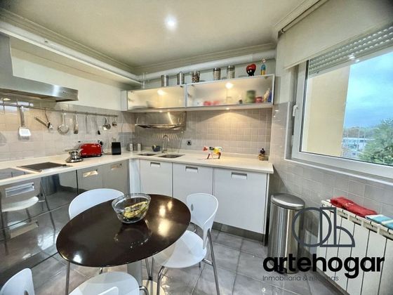 Foto 2 de Dúplex en venda a Santa Cruz de Bezana de 3 habitacions amb terrassa i garatge