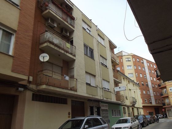Foto 1 de Venta de piso en Almansa de 4 habitaciones con balcón y aire acondicionado