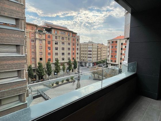 Foto 2 de Pis en venda a calle Alhóndiga de 3 habitacions amb terrassa i garatge