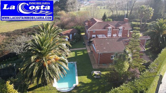 Foto 2 de Xalet en venda a Carriazo de 5 habitacions amb terrassa i piscina