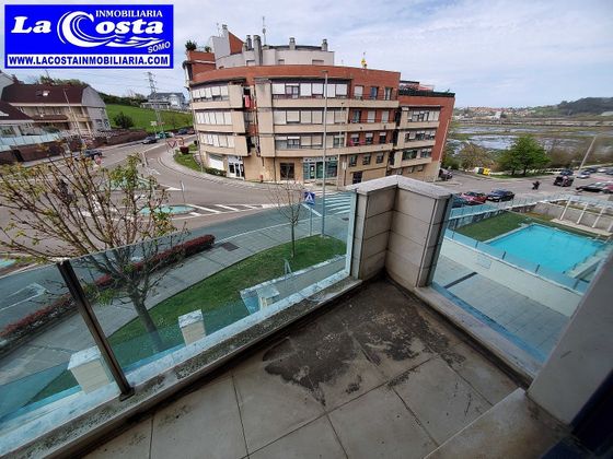 Foto 2 de Venta de piso en calle La Industria de 2 habitaciones con terraza y piscina