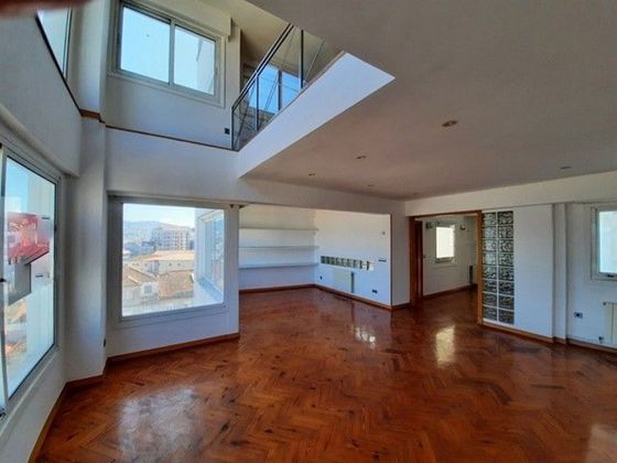 Foto 2 de Àtic en venda a Praza España - Casablanca de 3 habitacions amb terrassa i calefacció