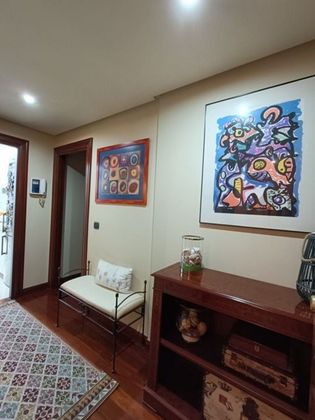 Foto 2 de Pis en venda a Praza Independencia de 2 habitacions amb garatge i calefacció