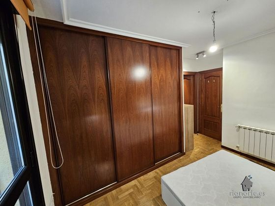 Foto 2 de Pis en venda a Centro - Avilés de 2 habitacions amb garatge i calefacció