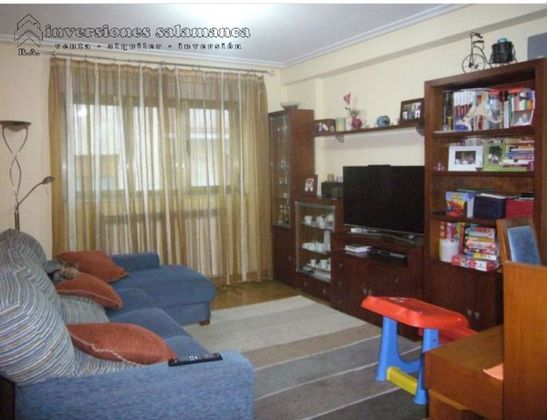 Foto 1 de Piso en venta en Villamayor de 3 habitaciones con garaje y calefacción