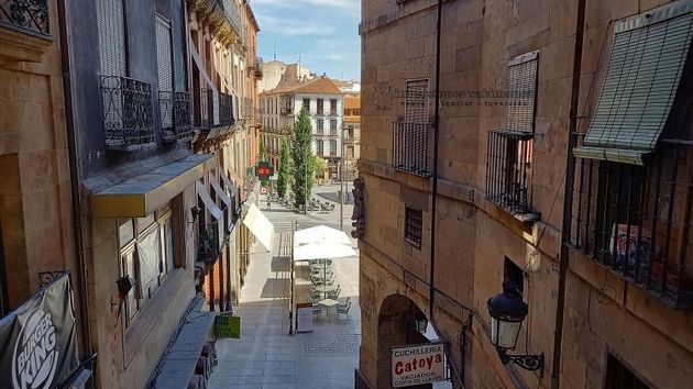Foto 2 de Pis en venda a Centro - Salamanca de 2 habitacions amb balcó i calefacció