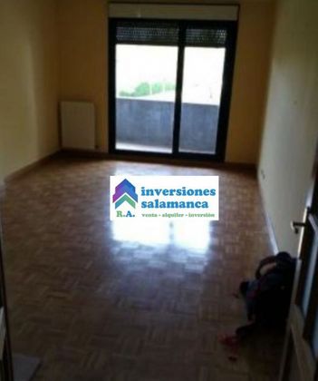 Foto 1 de Piso en venta en Villamayor de 3 habitaciones con terraza y garaje