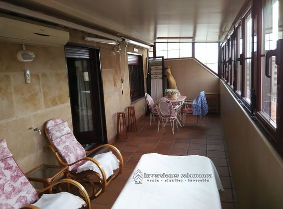 Foto 1 de Venta de ático en Capuchinos - Glorieta de 2 habitaciones con terraza y aire acondicionado