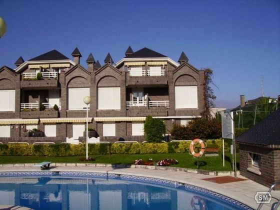 Foto 1 de Casa en venda a calle República Dominicana de 5 habitacions amb terrassa i piscina