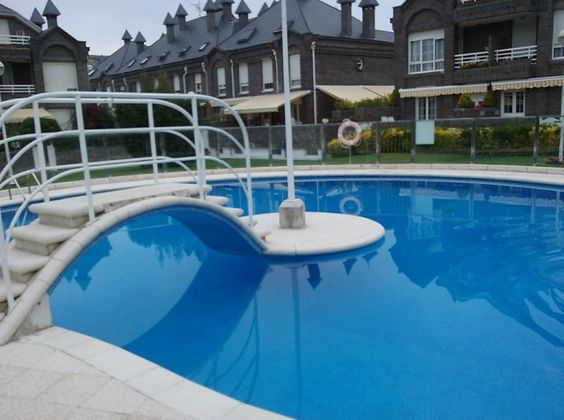 Foto 2 de Casa en venta en calle República Dominicana de 5 habitaciones con terraza y piscina