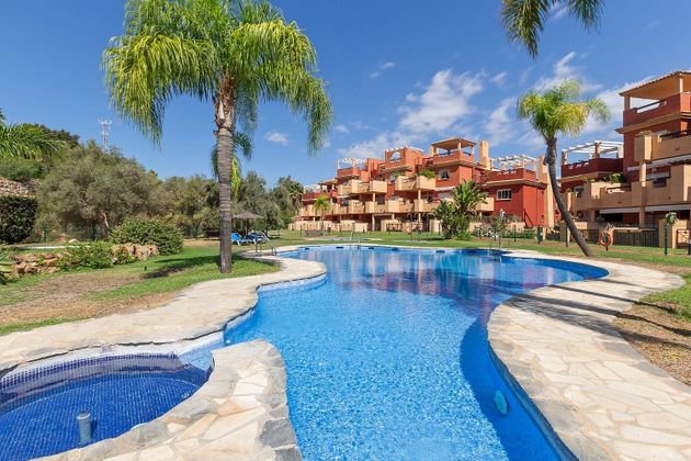 Foto 2 de Pis en venda a Cabo Pino - Reserva de Marbella de 2 habitacions amb terrassa i piscina