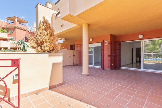 Foto 1 de Pis en venda a Cabo Pino - Reserva de Marbella de 2 habitacions amb terrassa i piscina