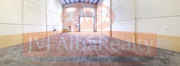 Foto 2 de Nave en venta en Chinchilla de Monte-Aragón de 220 m²