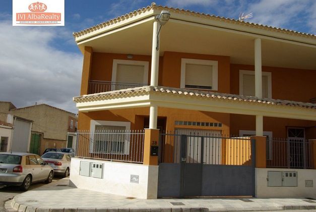 Foto 1 de Venta de casa en Pedro Lamata - San Pedro Mortero de 5 habitaciones con balcón y calefacción
