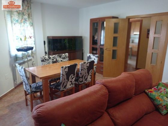Foto 2 de Casa en venda a Valdeganga de 4 habitacions amb balcó i calefacció