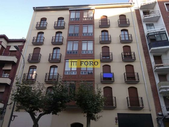 Foto 1 de Pis en venda a Miranda de Ebro de 3 habitacions amb garatge i balcó