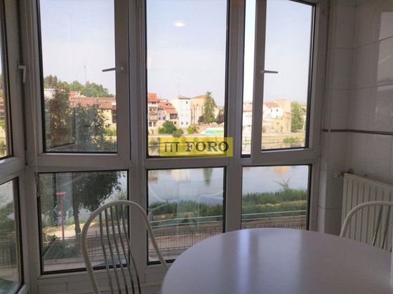 Foto 2 de Pis en venda a Miranda de Ebro de 3 habitacions amb terrassa i garatge