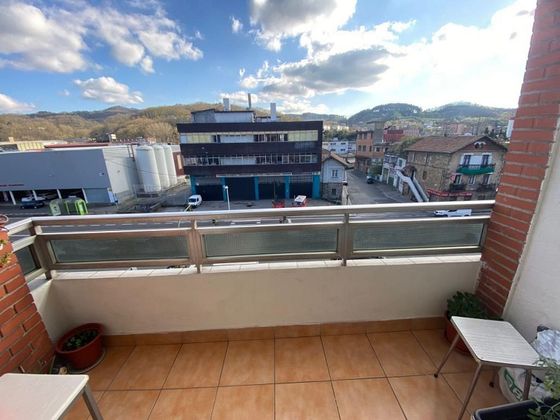 Foto 2 de Piso en venta en Galdakao de 3 habitaciones con balcón y ascensor