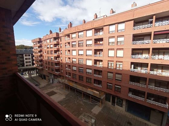 Foto 1 de Piso en venta en Galdakao de 3 habitaciones con terraza y garaje