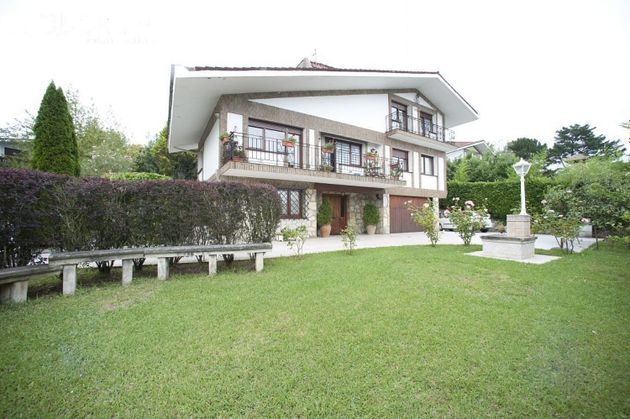 Foto 1 de Casa en venta en Galdakao de 6 habitaciones con terraza y garaje