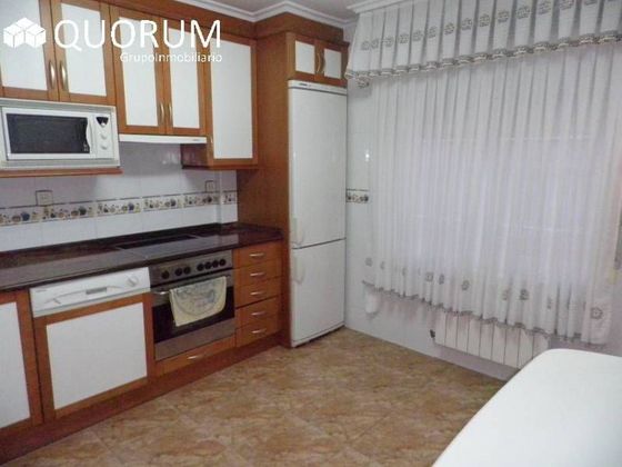 Foto 2 de Piso en venta en Galdakao de 3 habitaciones con terraza y calefacción