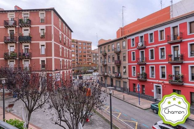Foto 1 de Venta de piso en Centro - Desierto - Arrontegi de 3 habitaciones con garaje y balcón