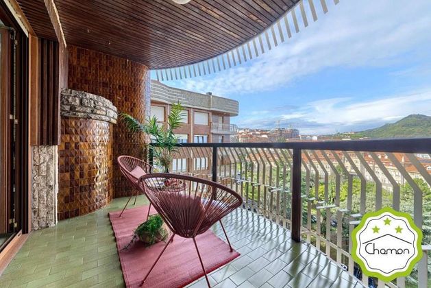 Foto 1 de Pis en venda a Portugalete de 3 habitacions amb terrassa i piscina