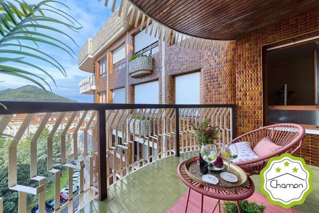 Foto 2 de Piso en venta en Portugalete de 3 habitaciones con terraza y piscina