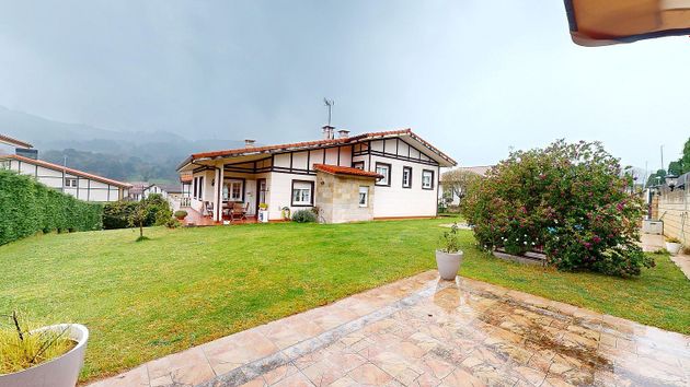 Foto 2 de Casa en venda a Muskiz de 5 habitacions amb terrassa i piscina