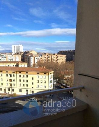 Foto 2 de Venta de piso en Centro - Logroño de 3 habitaciones con terraza y balcón