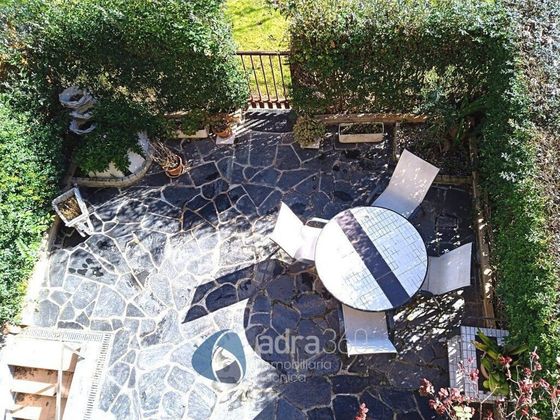 Foto 2 de Venta de chalet en Lardero de 4 habitaciones con terraza y piscina