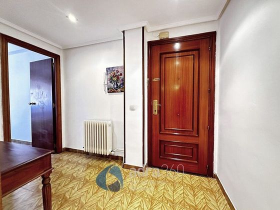 Foto 2 de Pis en lloguer a Villamediana de Iregua de 3 habitacions amb terrassa i mobles