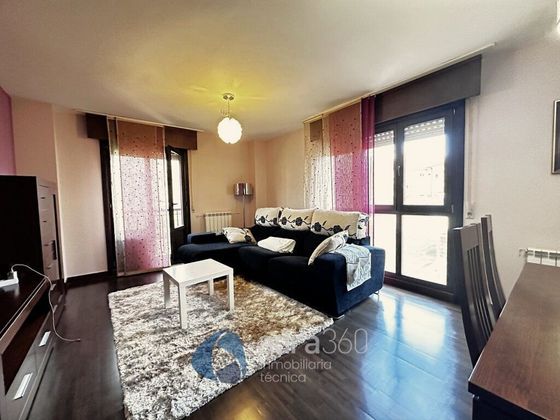 Foto 2 de Alquiler de piso en Sojuela de 2 habitaciones con garaje y muebles