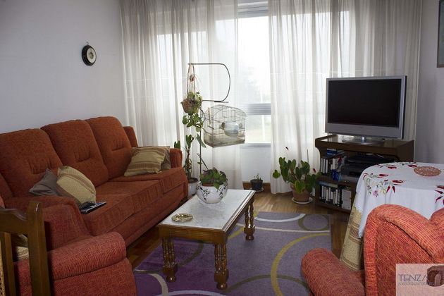 Foto 2 de Piso en venta en San Lázaro - Meixonfrío de 4 habitaciones con garaje y calefacción
