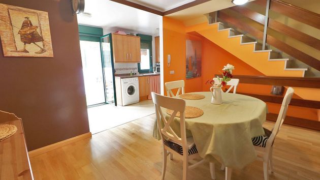 Foto 1 de Casa adosada en venta en La Villa - Bazuelo de 3 habitaciones con terraza y garaje